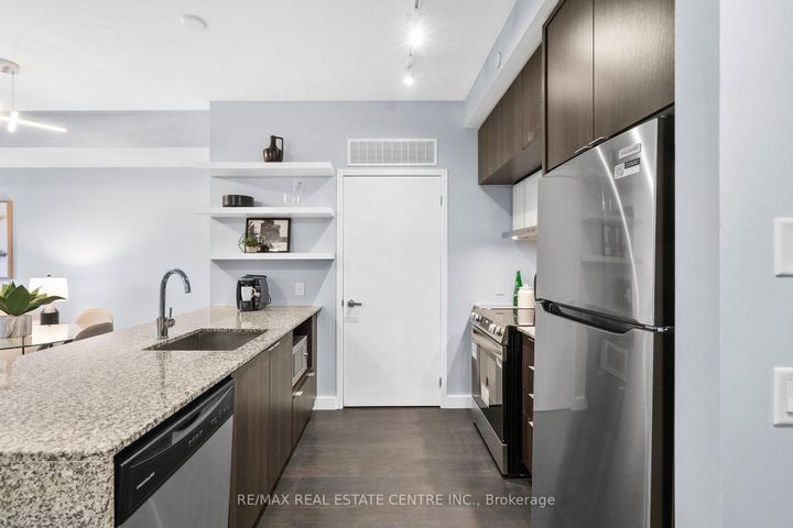 Photo 6 at 213 - 5005 Harvard Road, Churchill Meadows, Mississauga