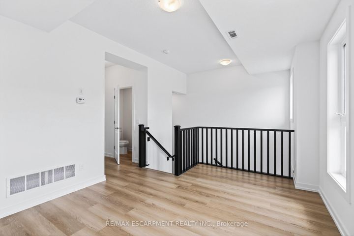 Photo 7 at 55 Great Falls Boulevard, Waterdown, Hamilton