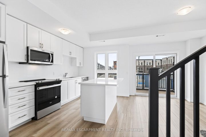 Photo 11 at 55 Great Falls Boulevard, Waterdown, Hamilton