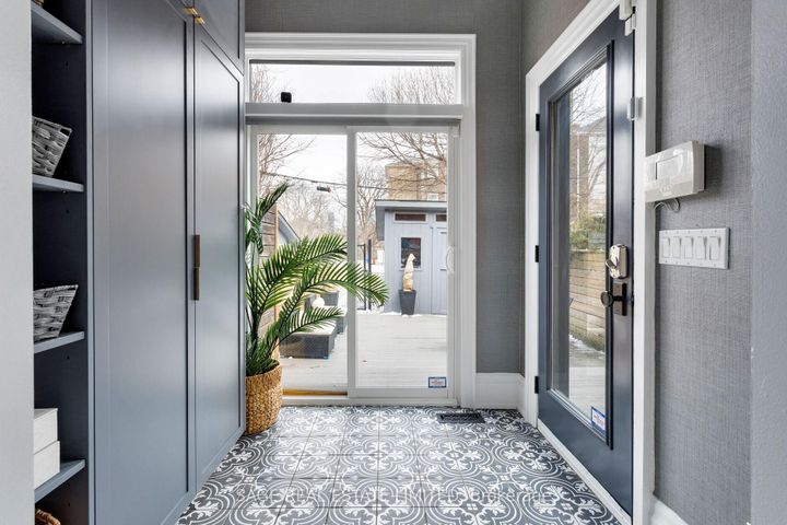 Photo 16 at 221 Crawford Street, Bellwoods, Toronto