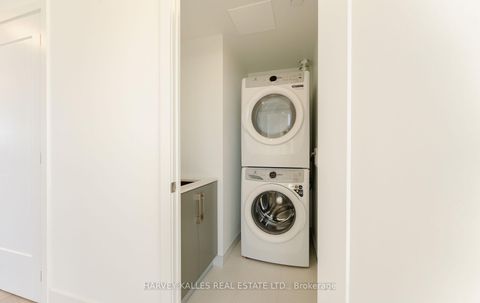 Photo 18 at PH1 - 8 Manor Road W, Eglinton, Toronto