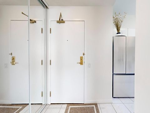 Photo 10 at PH104 - 1 Emerald Lane, Yorkhill, Vaughan