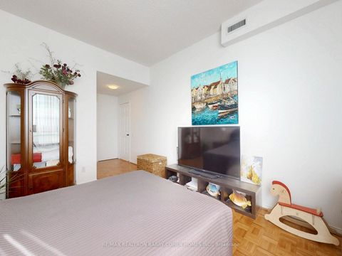 Photo 26 at PH104 - 1 Emerald Lane, Yorkhill, Vaughan