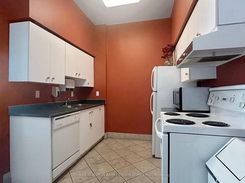 Photo 44 at PH104 - 1 Emerald Lane, Yorkhill, Vaughan