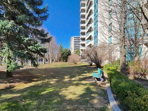 Photo 46 at PH104 - 1 Emerald Lane, Yorkhill, Vaughan