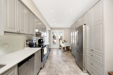 Photo 10 at 204 Roxton Road, Bellwoods, Toronto