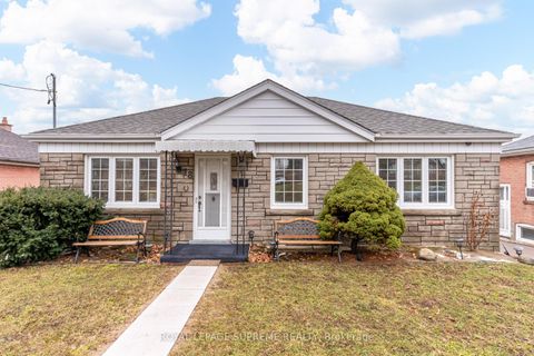 Photo 1 at 18 Fairweather Road, Amesbury, Toronto