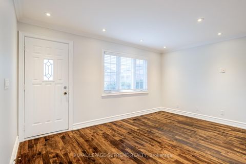Photo 3 at 18 Fairweather Road, Amesbury, Toronto