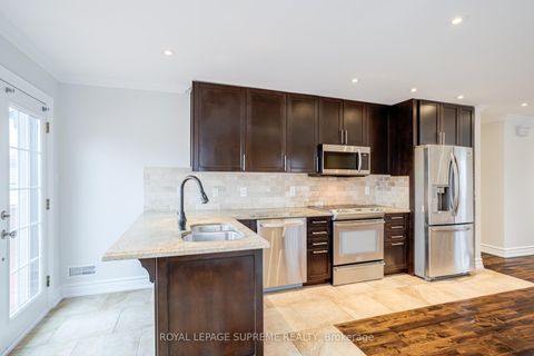 Photo 7 at 18 Fairweather Road, Amesbury, Toronto