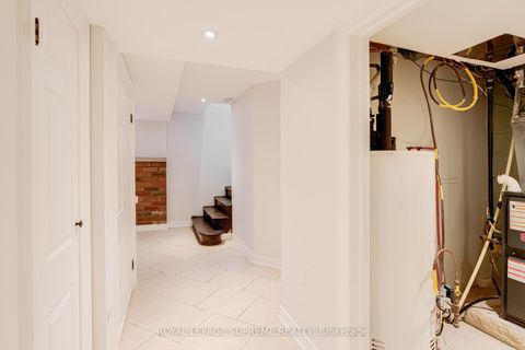 Photo 15 at 18 Fairweather Road, Amesbury, Toronto