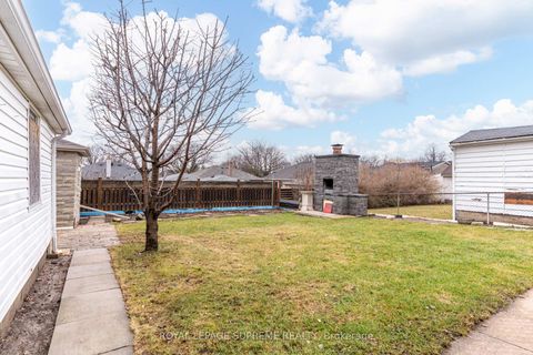 Photo 23 at 18 Fairweather Road, Amesbury, Toronto