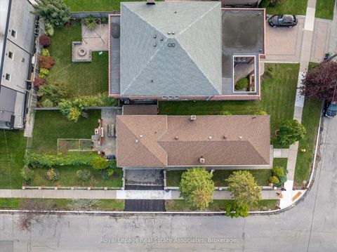 Photo 7 at 135 Jay Street, Maple Leaf, Toronto