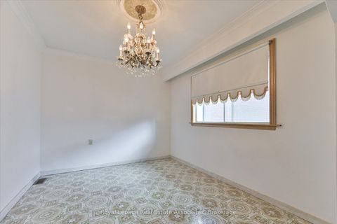 Photo 12 at 135 Jay Street, Maple Leaf, Toronto