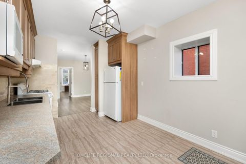 Photo 6 at 200 Roxton Road, Bellwoods, Toronto