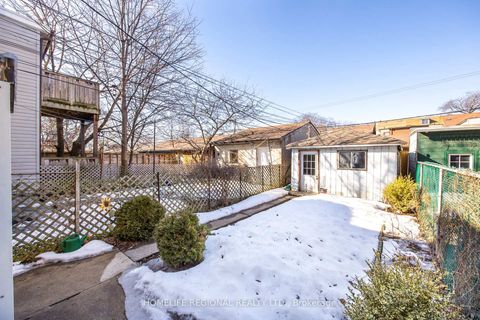Photo 22 at 200 Roxton Road, Bellwoods, Toronto