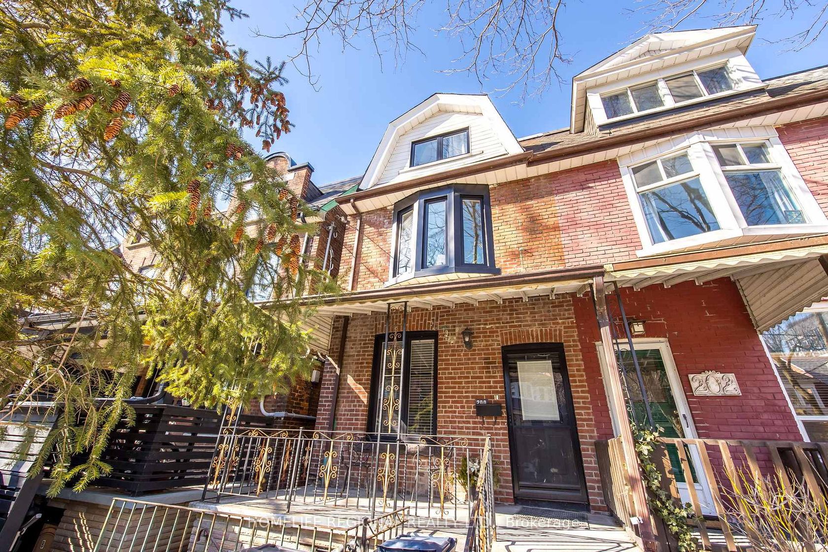 200 Roxton Road, Bellwoods, Toronto by Loree Meneguzzi Real Estate 200 Roxton Road, Bellwoods, Toronto