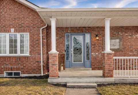 Photo 4 at 2 Laurelbank Crescent, Keswick North, Georgina