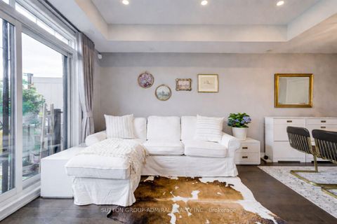 Photo 4 at 3 - 196 Pine Grove Road, Islington Woods, Vaughan