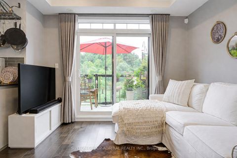 Photo 6 at 3 - 196 Pine Grove Road, Islington Woods, Vaughan