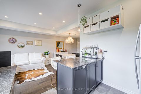 Photo 7 at 3 - 196 Pine Grove Road, Islington Woods, Vaughan