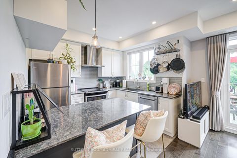 Photo 8 at 3 - 196 Pine Grove Road, Islington Woods, Vaughan