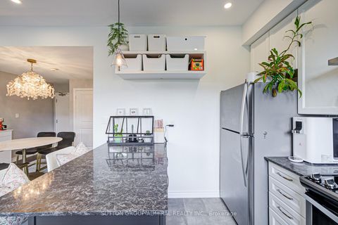 Photo 10 at 3 - 196 Pine Grove Road, Islington Woods, Vaughan