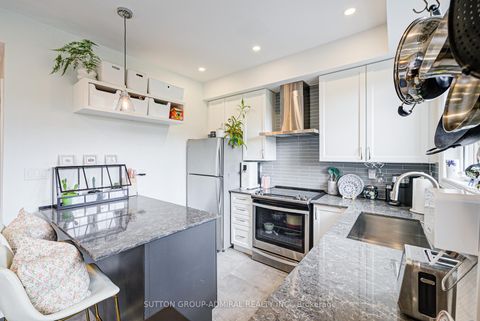 Photo 11 at 3 - 196 Pine Grove Road, Islington Woods, Vaughan