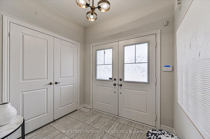 Photo 2 at 45 Portage Avenue, Oak Ridges, Richmond Hill