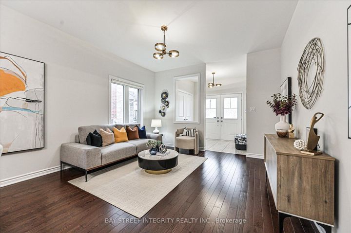 Photo 5 at 45 Portage Avenue, Oak Ridges, Richmond Hill