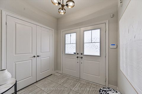 Photo 2 at 45 Portage Avenue, Oak Ridges, Richmond Hill