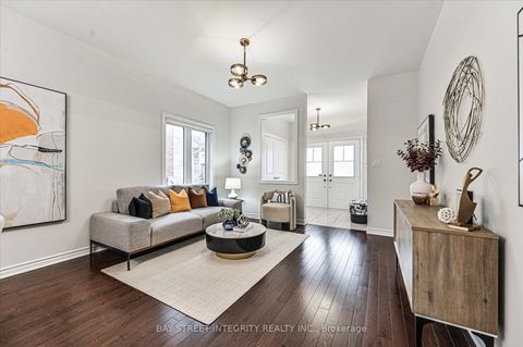 Photo 5 at 45 Portage Avenue, Oak Ridges, Richmond Hill