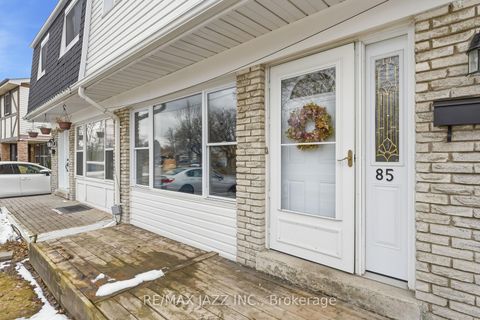 Photo 4 at 85 Ormond Drive, Samac, Oshawa