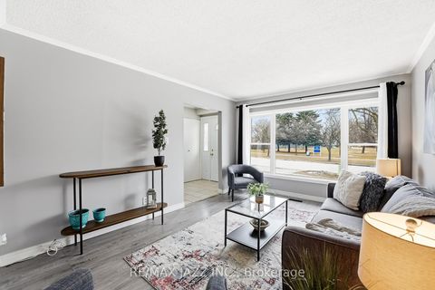 Photo 9 at 85 Ormond Drive, Samac, Oshawa