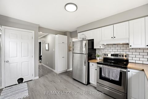 Photo 16 at 85 Ormond Drive, Samac, Oshawa