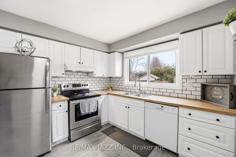 Photo 17 at 85 Ormond Drive, Samac, Oshawa