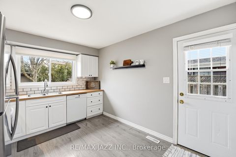 Photo 19 at 85 Ormond Drive, Samac, Oshawa