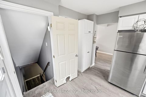 Photo 20 at 85 Ormond Drive, Samac, Oshawa