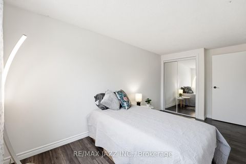 Photo 25 at 85 Ormond Drive, Samac, Oshawa