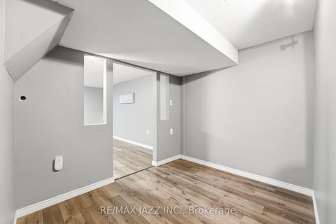 Photo 32 at 85 Ormond Drive, Samac, Oshawa