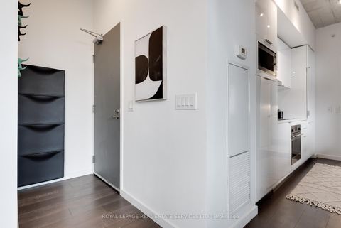 Photo 6 at 711 - 170 Bayview Avenue, Waterfront Communities C8, Toronto