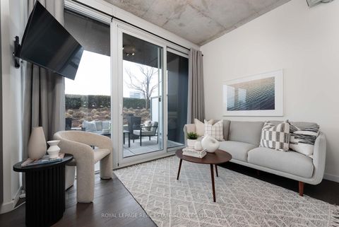 Photo 9 at 711 - 170 Bayview Avenue, Waterfront Communities C8, Toronto