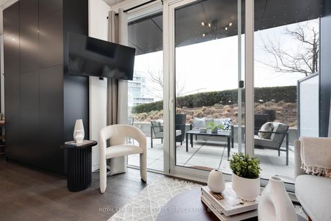 Photo 10 at 711 - 170 Bayview Avenue, Waterfront Communities C8, Toronto