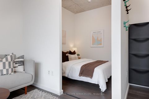 Photo 11 at 711 - 170 Bayview Avenue, Waterfront Communities C8, Toronto