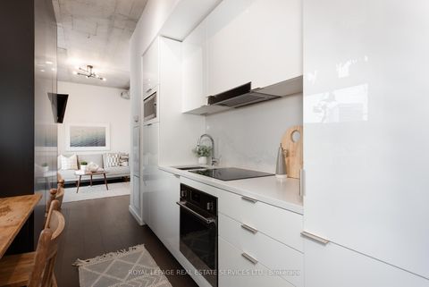 Photo 13 at 711 - 170 Bayview Avenue, Waterfront Communities C8, Toronto