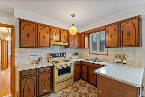 Photo 11 at 28 Fred Bland Crescent, Eglinton East, Toronto