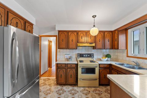 Photo 12 at 28 Fred Bland Crescent, Eglinton East, Toronto