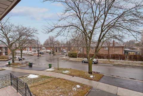 Photo 35 at 28 Fred Bland Crescent, Eglinton East, Toronto