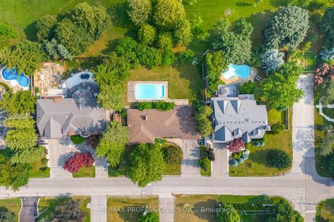 Photo 4 at 55 Bywood Drive, Rosethorn, Toronto