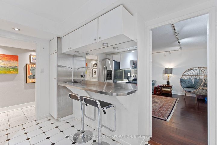 Photo 7 at 511 - 2045 Lake Shore Boulevard W, Mimico, Toronto