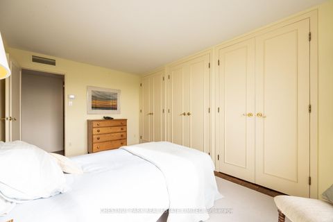 Photo 10 at Suite 1002 - 63 St Clair Avenue W, St. Clair, Toronto